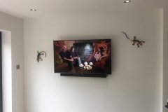 TV-on-the-wall-with-soundbar